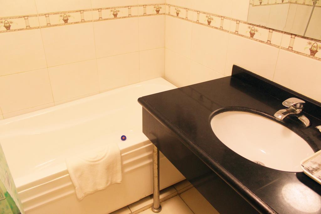 בייג'ינג Rongbao Hotel מראה חיצוני תמונה